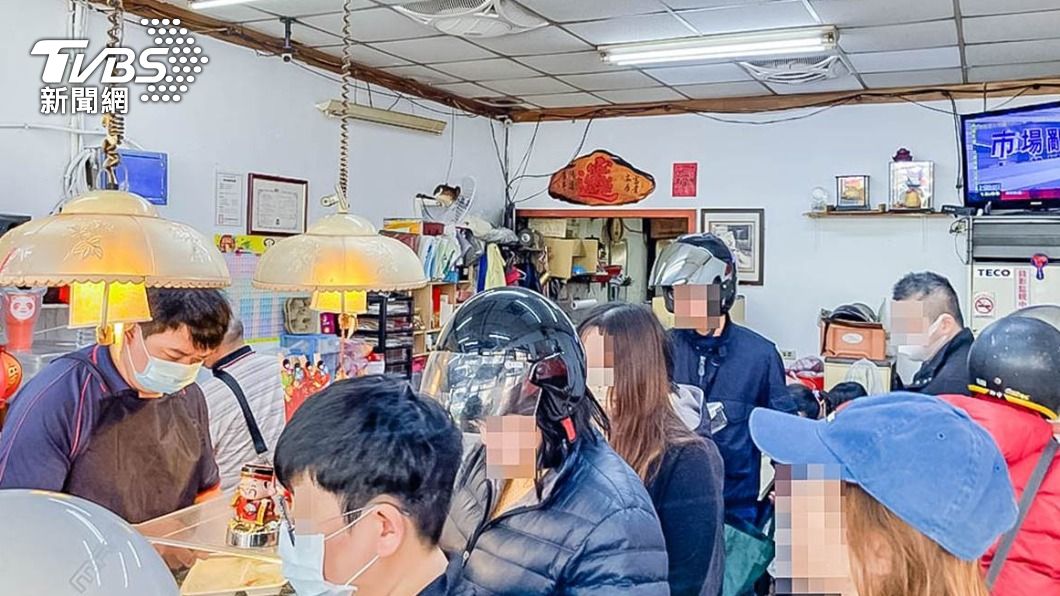 位於中興路上的燒臘店,是許多老饕客的口袋名單。(圖/翻攝自靜兒貪吃遊玩愛分享)