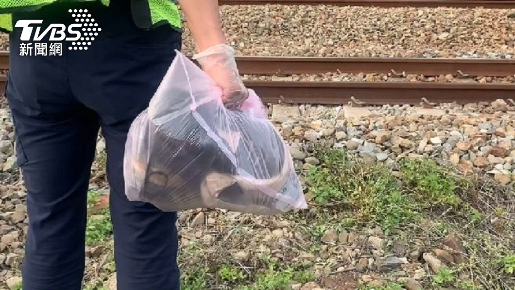 警方獲報後趕到現場處理。(圖/TVBS)