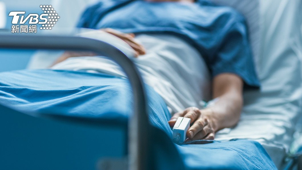 沉默殺手!男腹部悶痛 醫驚見「肝臟滿天星」...腫瘤破裂