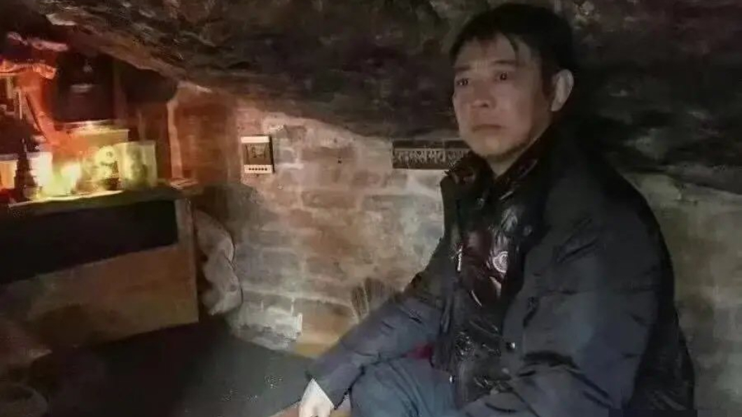 李連杰一臉憔悴。(圖/翻攝自微博)