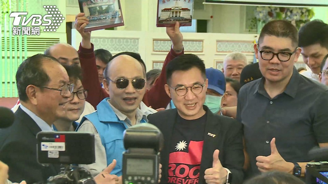 韓國瑜(左)、江啟臣(中)、連勝文(右)在活動上同框。(圖/TVBS資料畫面)