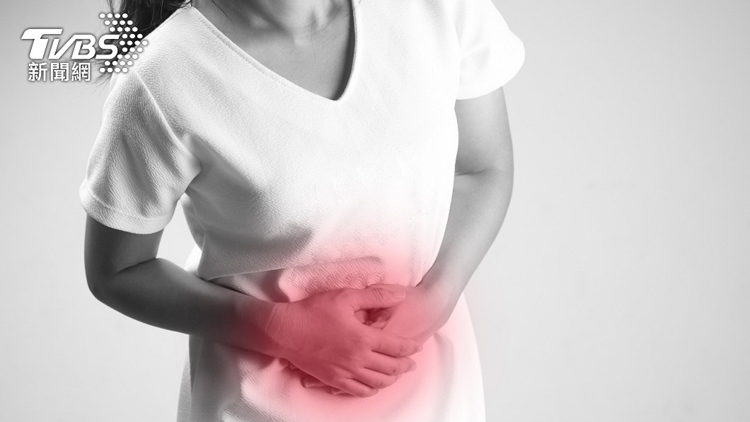 陸26歲人妻噁心乾嘔 醫檢查見「雞皮胃」:接吻會傳染