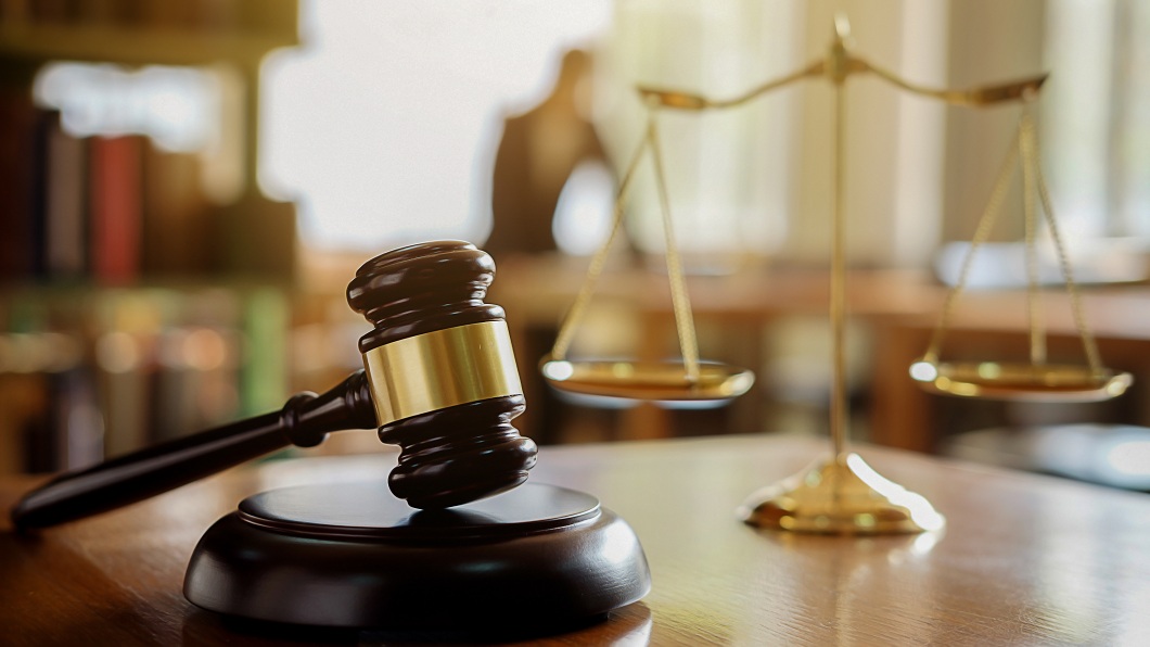 法院依照殺人未遂罪判處前警官2年徒刑、緩刑5年。(示意圖/shutterstock 達志影像)