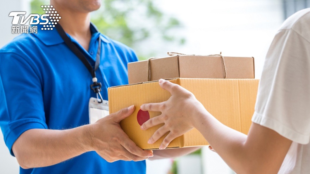 男子的職業是一名快遞員。(示意圖/shutterstock 達志影像)