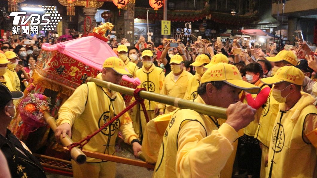 白沙屯拱天宮媽祖11日深夜起駕，展開8天7夜宗教之旅。（圖／中央社）