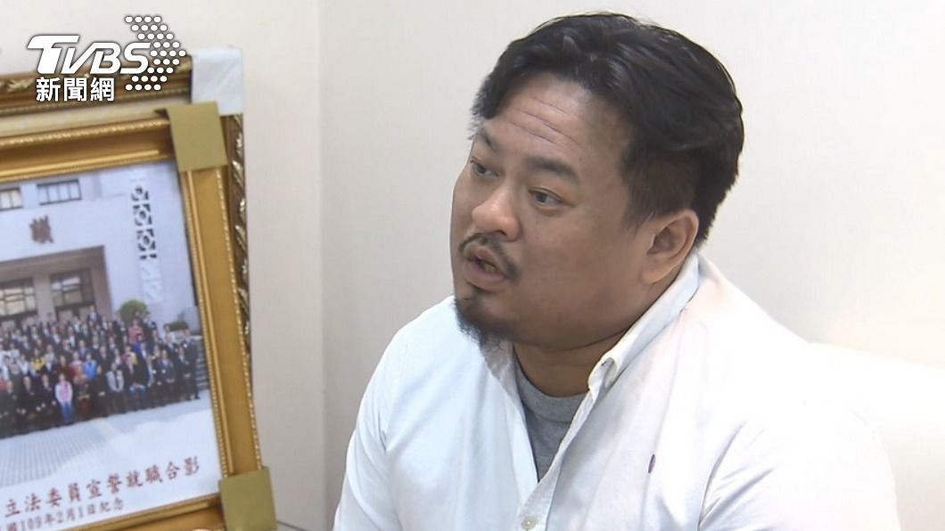 遭封赤貧級立委 洪申翰今年存款終於突破百萬
