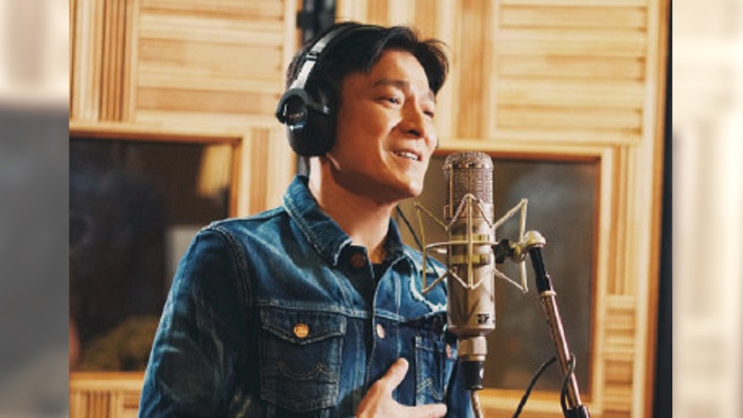 劉德華日前在電影《總是有愛在隔離》獻唱主題曲《如果心裡是愛》。（圖／翻攝自魔方全媒微博）