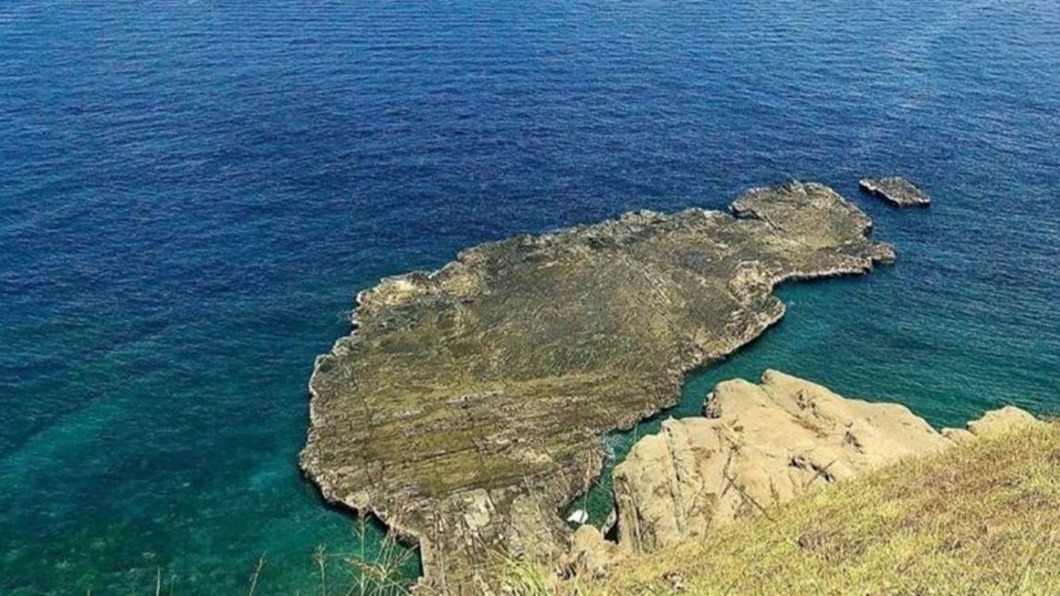 小台灣、牛母坪、分岔仔均屬於受海水侵蝕的玄武岩地形。（圖／翻攝自讀花枝）