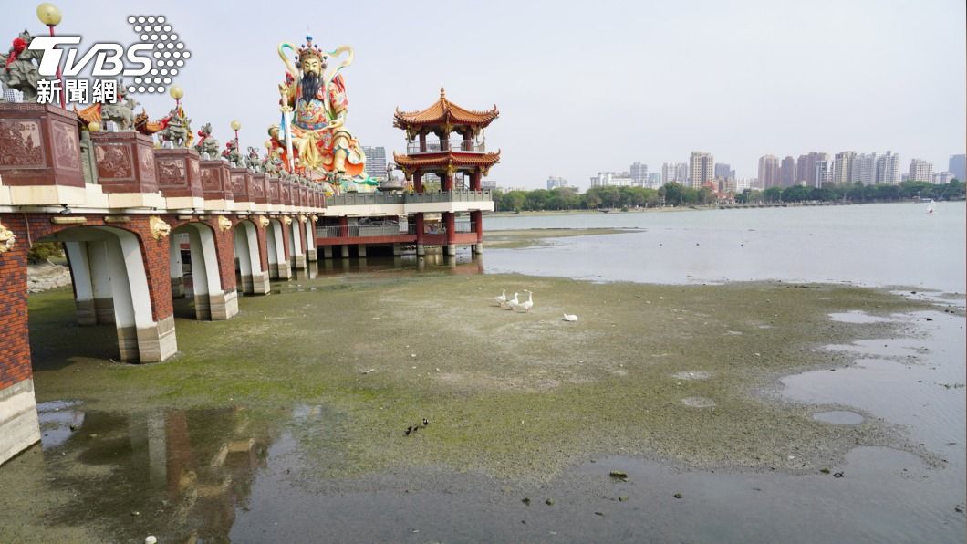 高市蓮池潭乾旱水位略降 不影響滑水及龍舟賽