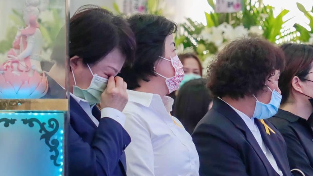 殉職司機袁淳修告別式　盧秀燕哀悼：希望他是最後犧牲者