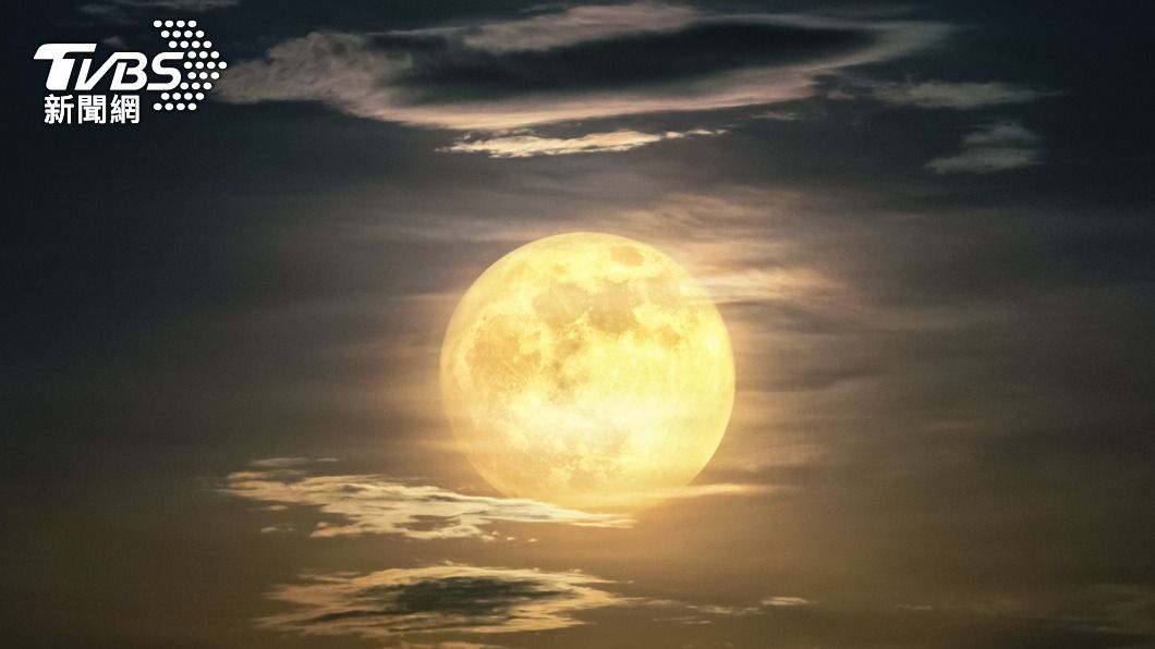 除了流星雨外,同時迎來今年第一個超級月亮。(示意圖/shutterstock達志影像)