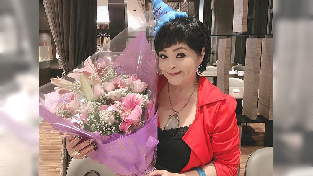 易淑寬生日時,兒子親筆寫下800字致謝她多年養育之恩。(圖/翻攝自易淑寬臉書)
