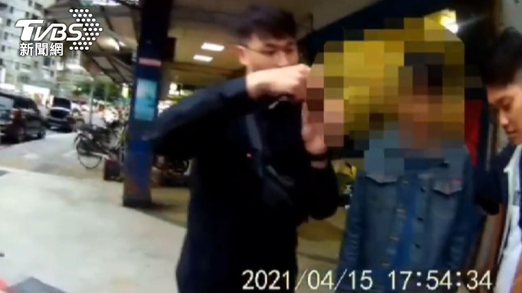 林男無業卻在新北市林口租下一間套房種大麻,月租金要價1萬8千元。(圖/TVBS)。