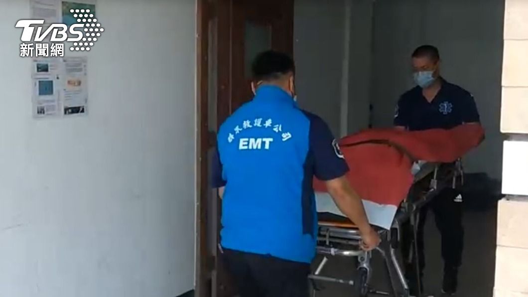 F-5E飛官潘穎諄遺體找到了，卡南仁漁港礁岩縫。（圖／TVBS）