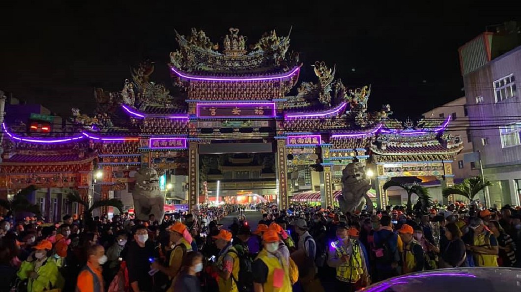 伸港福安宮6年前曾遇祝融之災,當年白沙媽駐轎於此,讓民眾感動至今。(圖/翻攝自白沙屯拱天宮臉書)