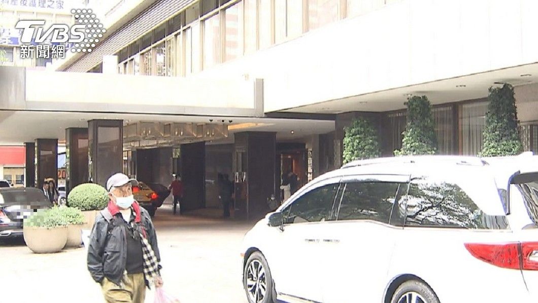 國賓飯店於2017年1月發生墜落電梯井的死亡事故。（圖／TVBS資料畫面）
