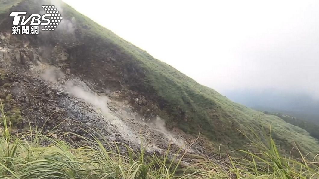 此次觀測發現火山噴發口多了「磺嘴山」。(圖/TVBS)