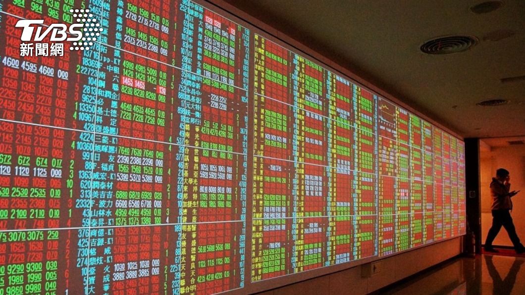 台股早盤漲逾200點站上萬三 台積電逼近400元