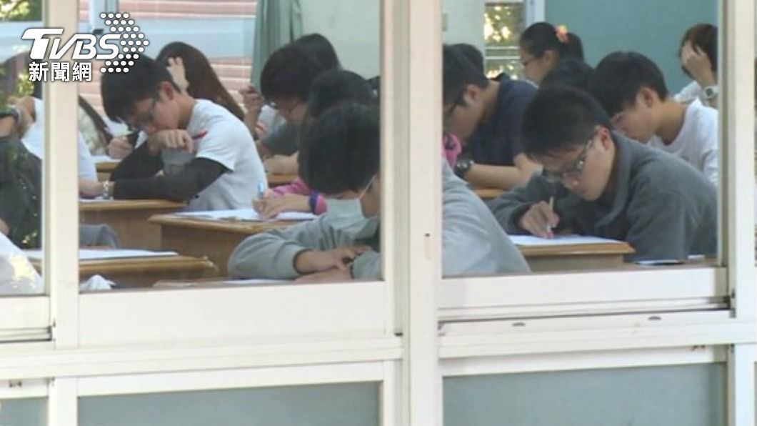 113分科測驗/公民科解題 高中老師狠批:整學生整過頭了