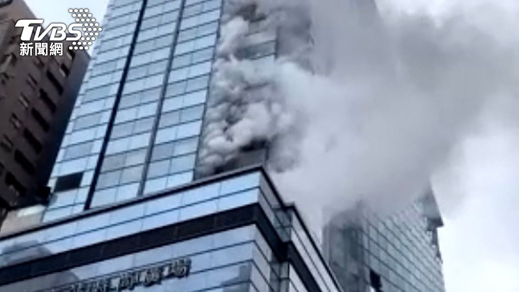 京站大樓火警!5樓外側排煙管疑起火點 警消急滅火