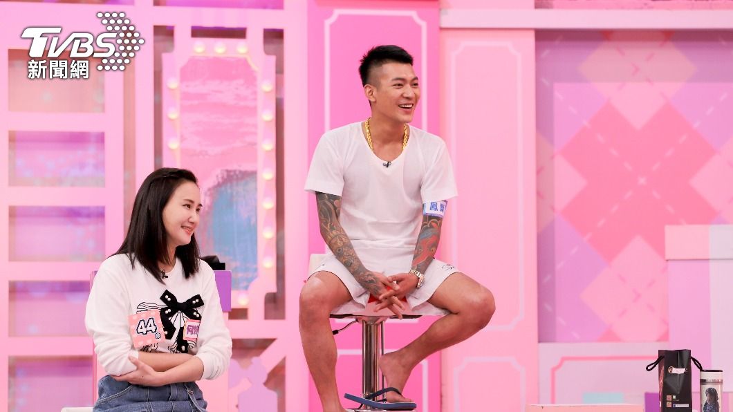 鳳梨私穿著超隨興。(圖/TVBS)