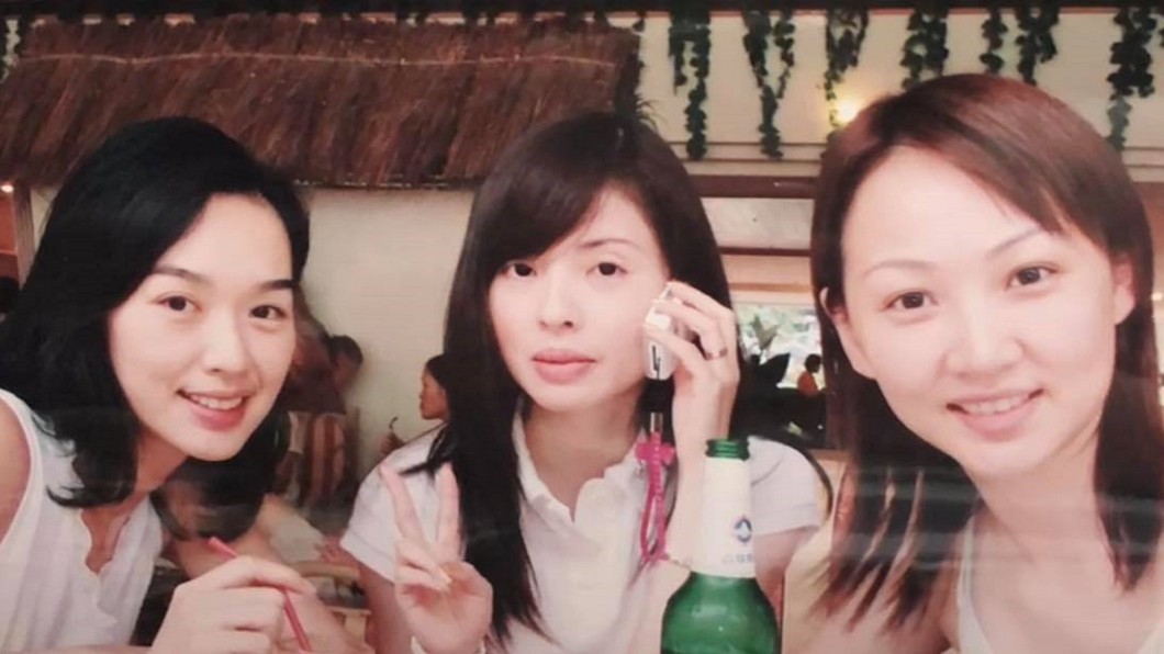 何如芸、郁芳、王靜瑩10年前的合照。(圖/翻攝自何如芸 Michelle Ho Facebook)