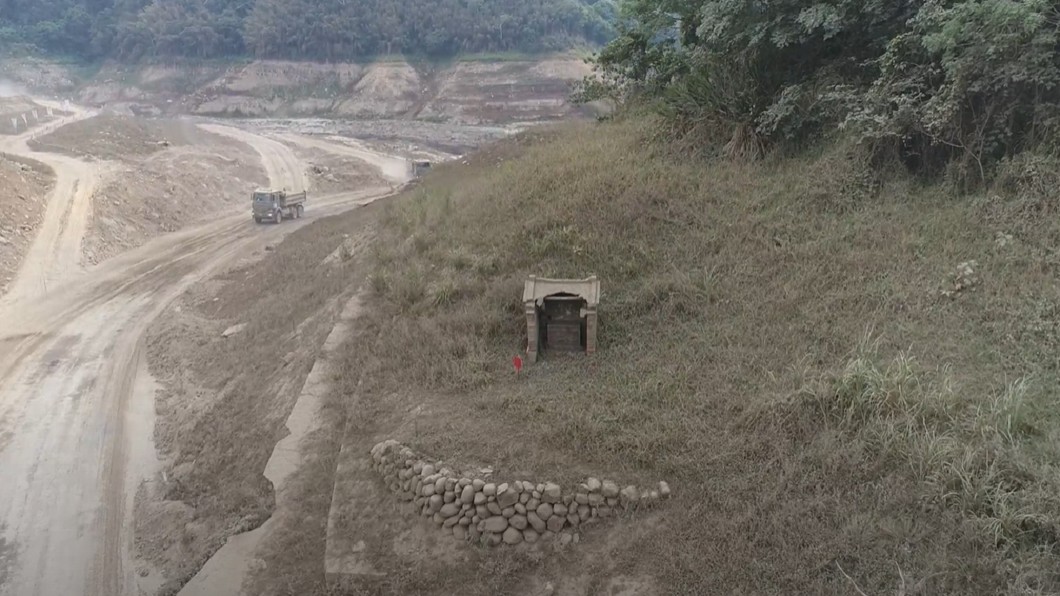 鯉魚潭伯公廟為網形文化遺跡。(圖/客傳會提供/本次空拍已獲民航局、苗栗縣政府申請核准)