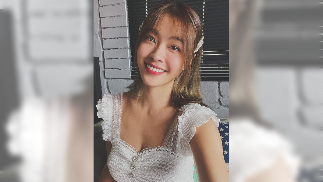 小嫻久違精心打扮。（圖／翻攝自小嫻Instagram）