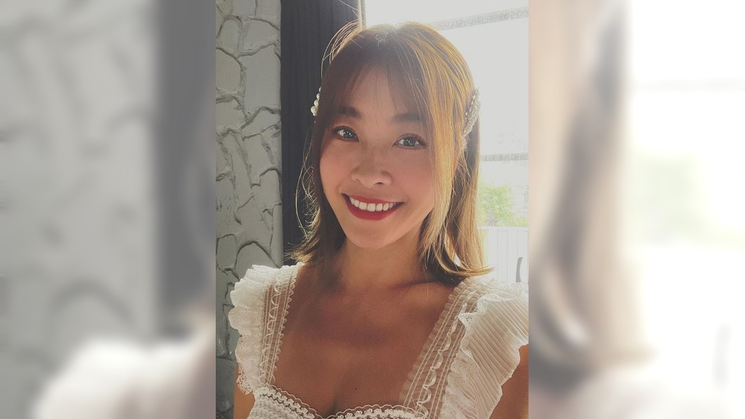 小嫻露出甜美笑容。（圖／翻攝自小嫻Instagram）