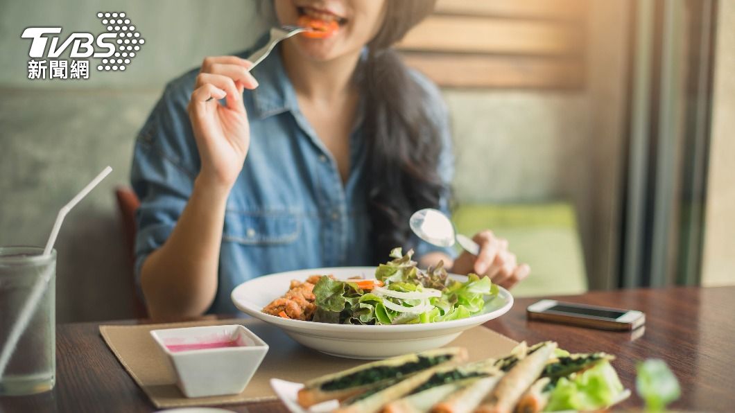 飯後昏昏欲睡原因曝光。(示意圖/shutterstock達志影像)