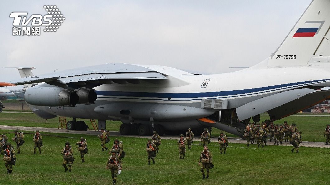 俄羅斯自烏克蘭邊境撤軍 但留置重武器備用