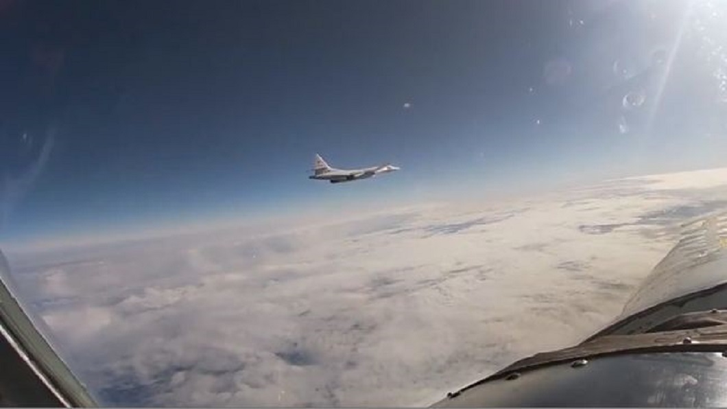 俄戰略轟炸機巡航 美核潛東地中海部署