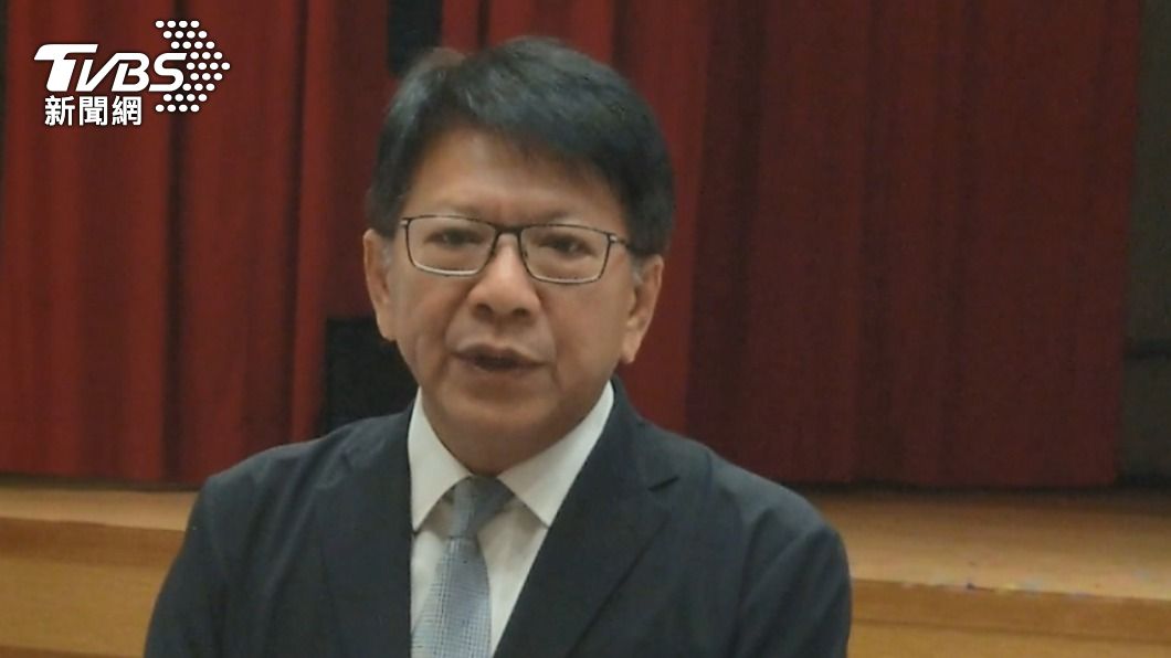 藍委質疑萬巒豬腳非台豬,潘孟安力挺業者。(圖/TVBS)