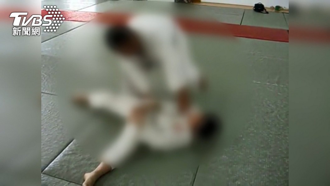 資深教練說,孩子即使對練也是「點到為止、簡單示範」就好。(非當事人,示意圖/TVBS)