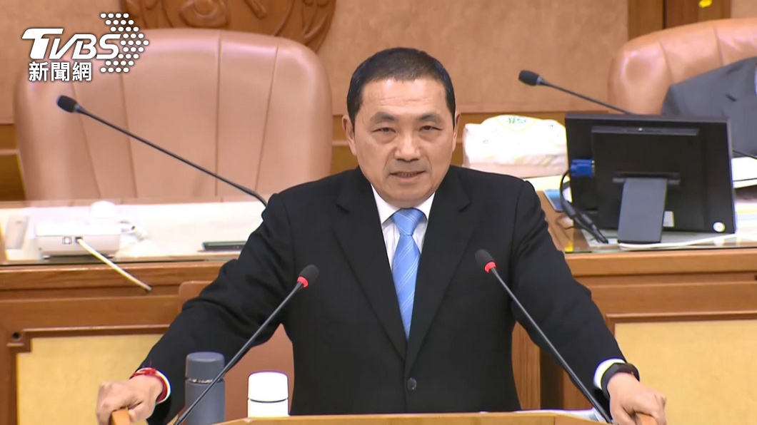 經過了解,這原來是新北市長侯友宜在2019年曾提倡的「假日前不發成績單」。(圖/TVBS)