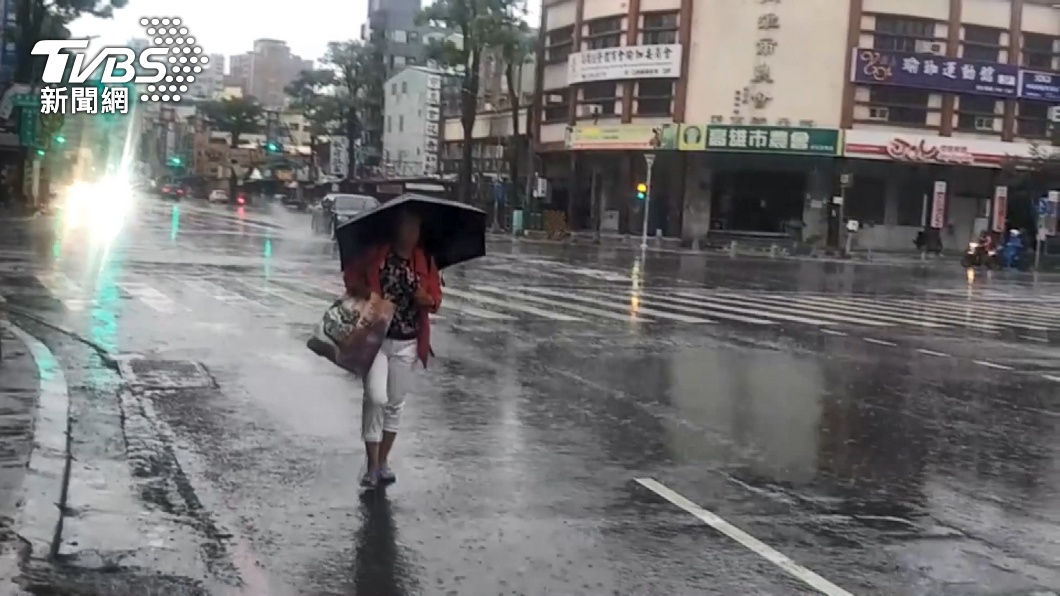 熱對流發展旺盛　氣象局：明2地嚴防局部大雨
