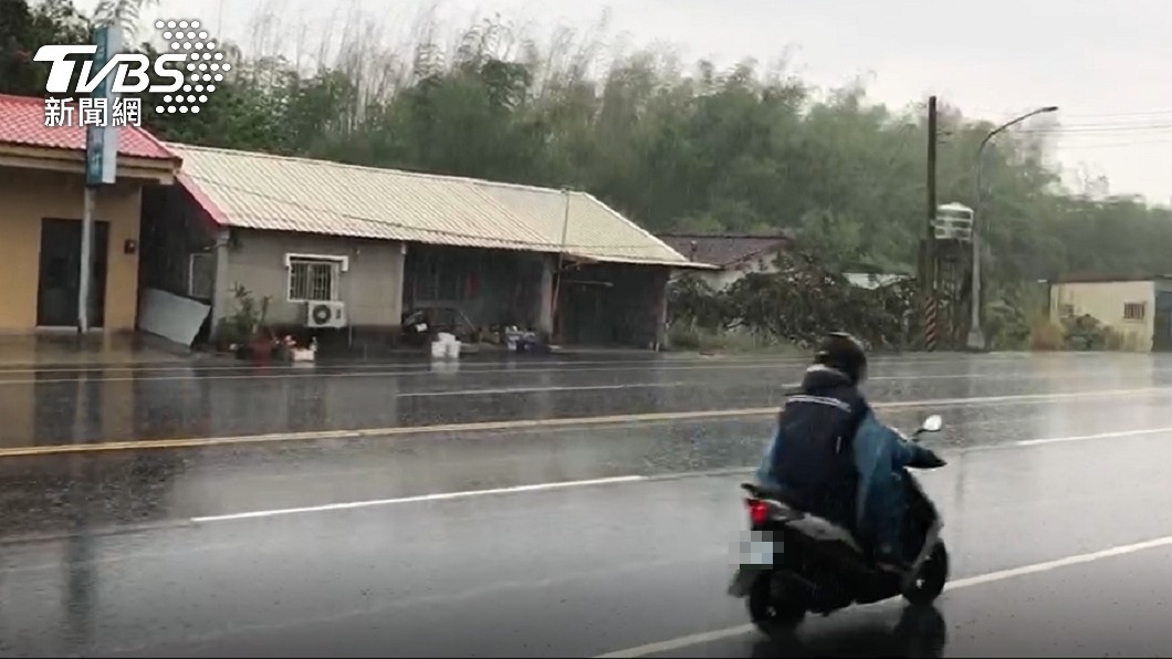 中南部25日下雨。（圖／TVBS）