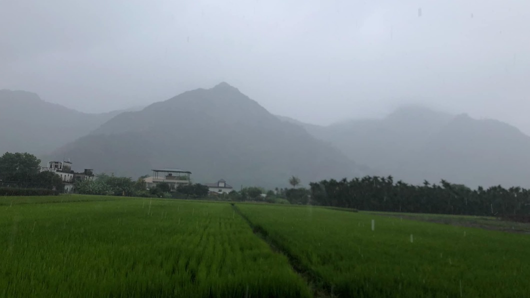 陳其邁發布美濃雨景畫面。（圖／翻攝自陳其邁 Chen Chi-Mai 臉書）