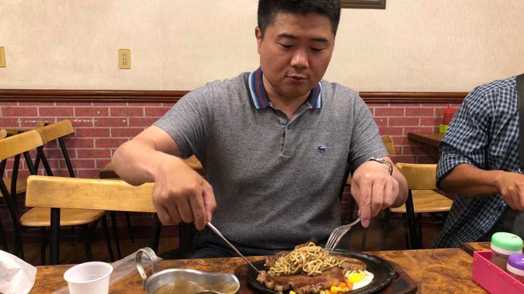 顏寬恒常在臉書分享美食照。(圖/翻攝自顏寬恒臉書)