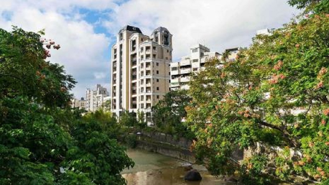 該建案的5樓住戶購入2年沒住過,之後轉手售出慘賠1142萬。(圖/翻攝自玖伍隱官網)