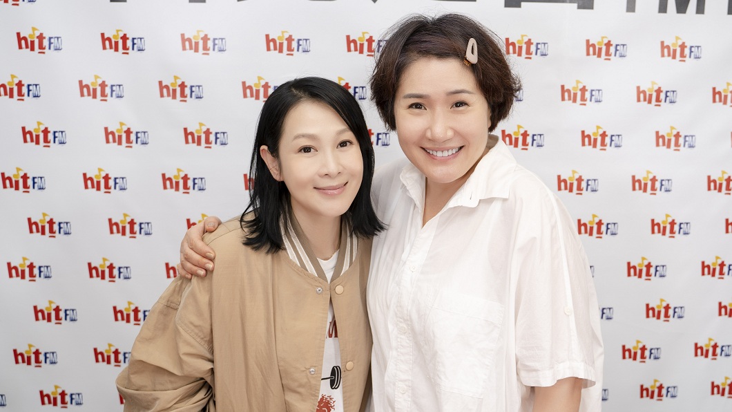 劉若英邀請金鐘編劇徐譽庭上廣播節目。(圖/Hit Fm聯播網提供)