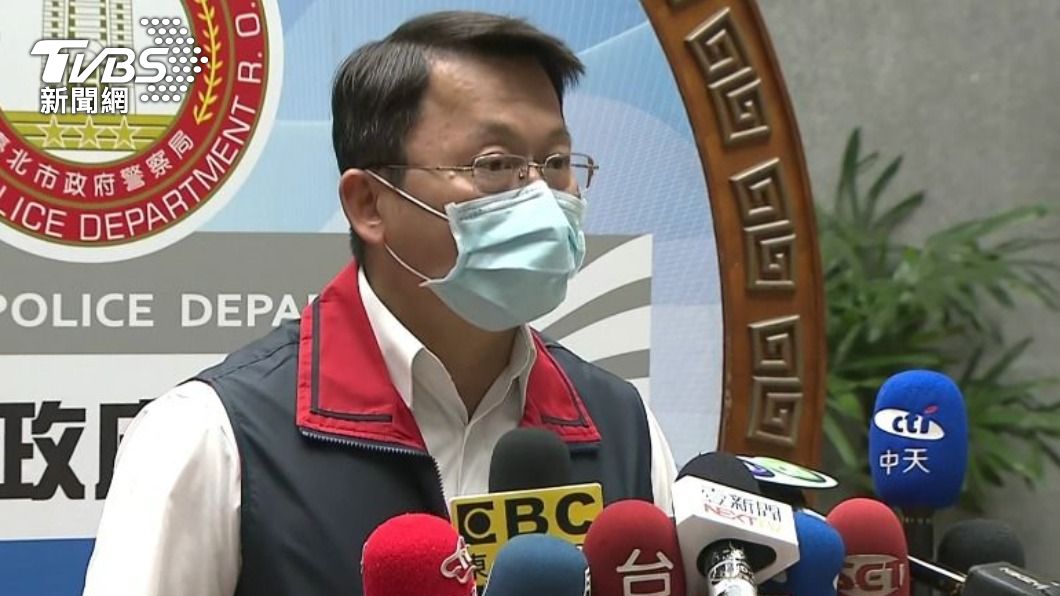 松山分局長林志誠調內勤。(圖/TVBS)