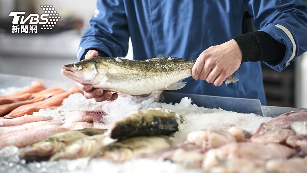 嬰幼兒副食品應盡量避免搭配醃漬食物食用。(示意圖/shutterstock)