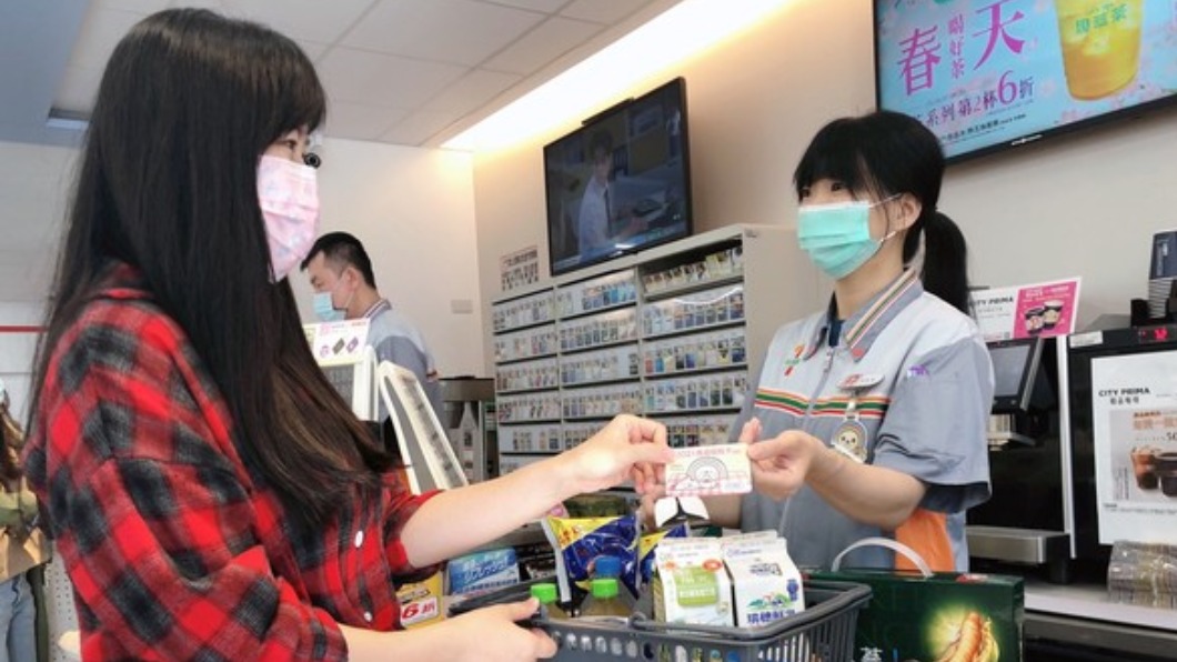 勞動節犒賞勞工!各大超商限時咖啡優惠 最多買十送十