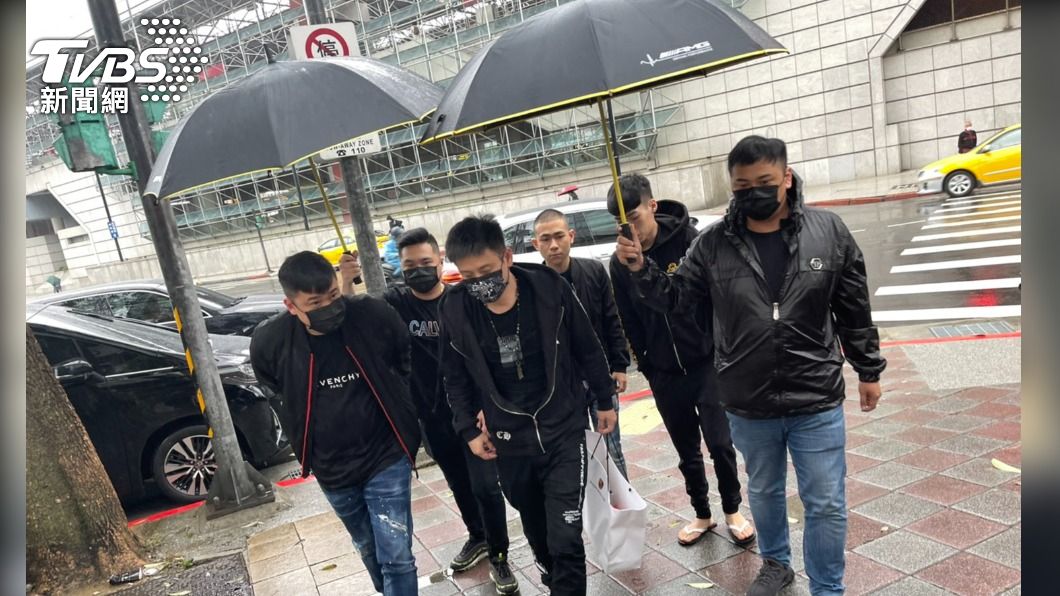 開瑪莎拉蒂北投街頭開槍　兩嫌犯上午到案