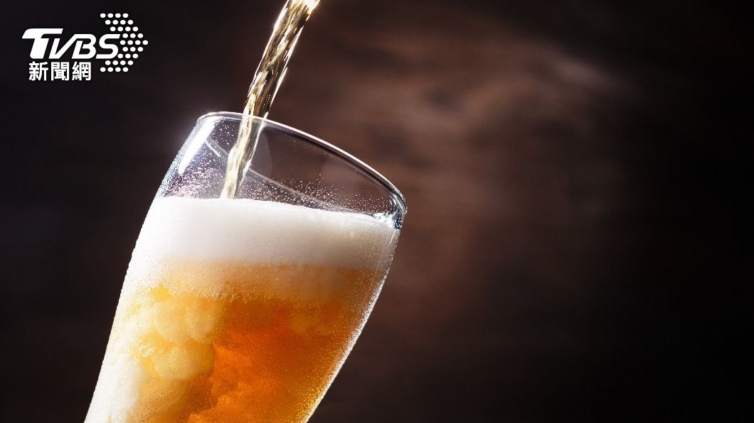 男性每日不宜喝超過一瓶啤酒。（示意圖／shutterstock 達志影像）