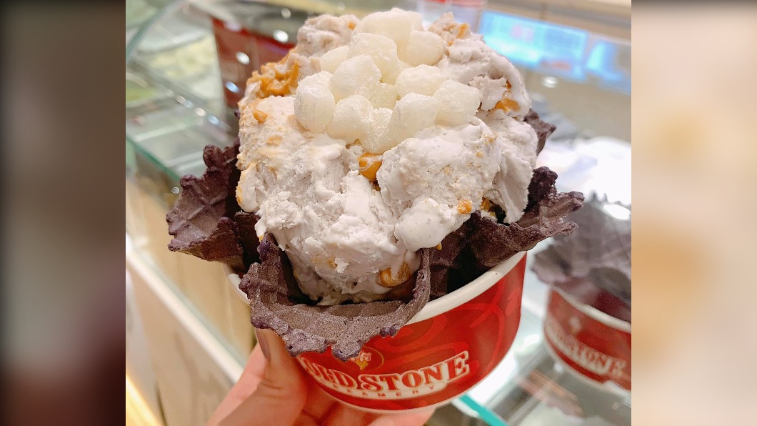 參加COLD STONE推出的活動，有機會吃一個月的免費冰。（圖／翻攝自COLD STONE臉書）