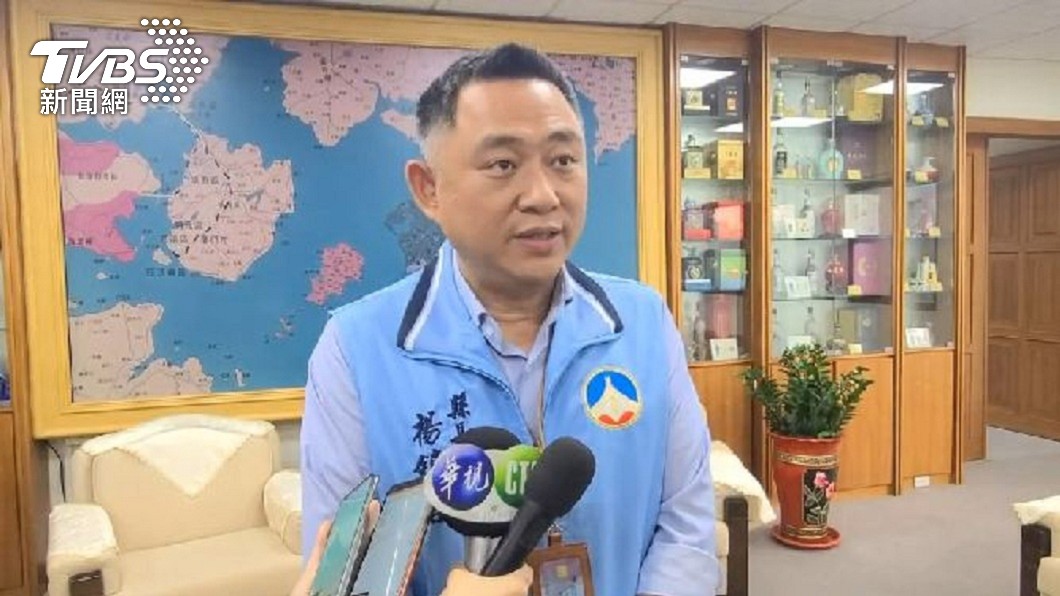 金門縣長楊鎮浯對於小三通重啟持樂觀態度，也呼籲中央能重視。（圖／TVBS）