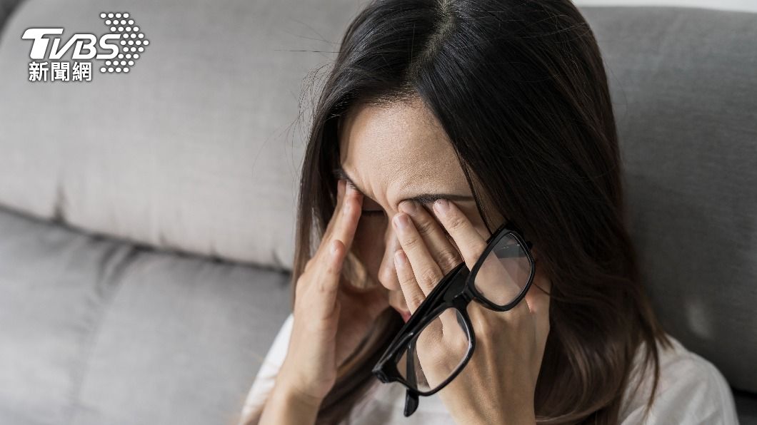 常揉眼睛容易發生結膜下出血。（示意圖／shutterstock達志影像）