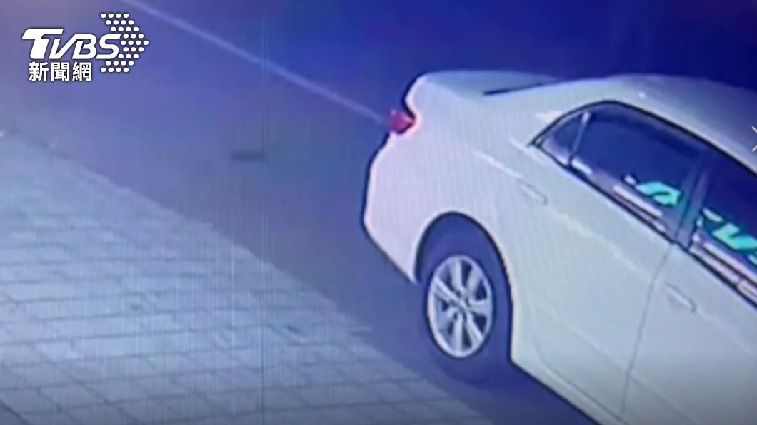 張嫌先偷了機車後又偷了女子的汽車。(圖/TVBS)